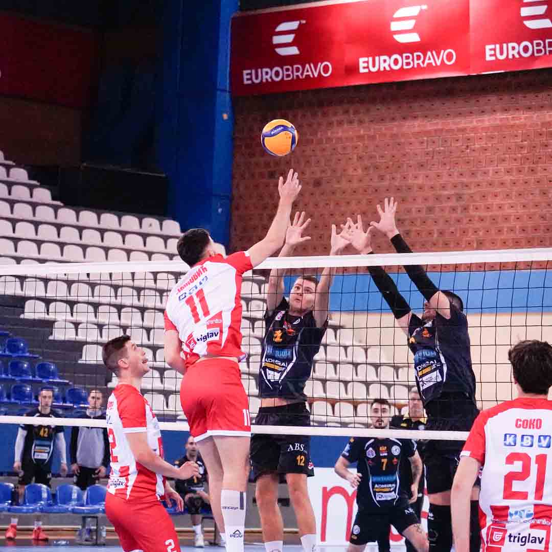 2710 Crvena zvezda - Partizan Bac 3
